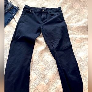 Banana republic traveler pants.